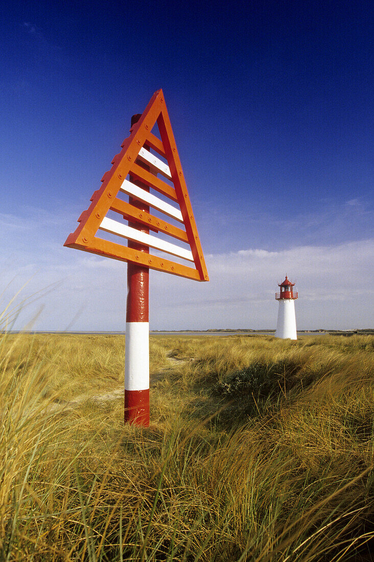 Peilbake und Leuchtturm am Westenellenbogen, Insel Sylt, Nordfriesland, Nordsee, Schleswig-Holstein, Deutschland