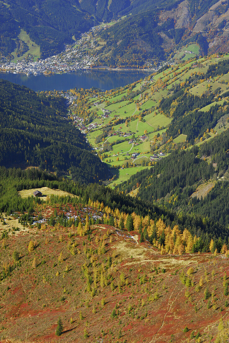 Blick vom Hundstein auf Zell am See im Herbst, Salzburger Schieferalpen, Salzburg, Österreich
