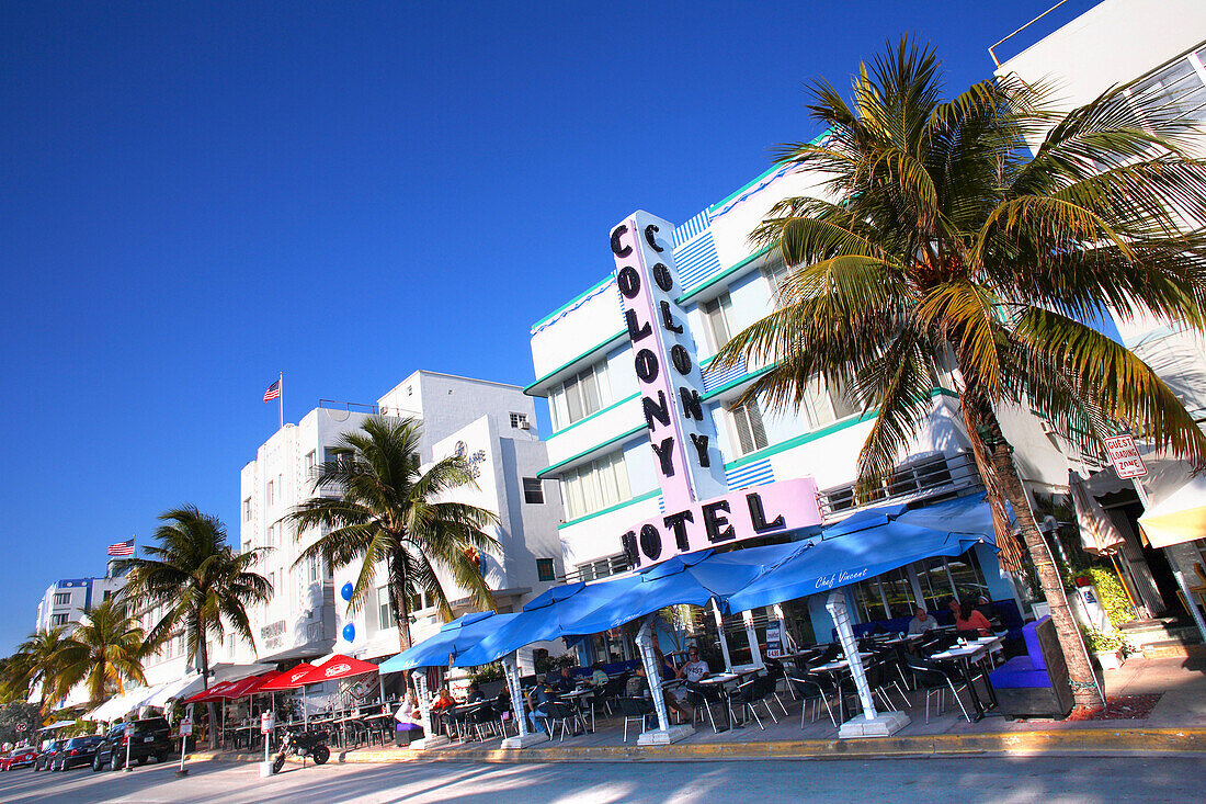 Hotels on Ocean Drive under blue sky, South Beach, Miami Beach, Florida, USA