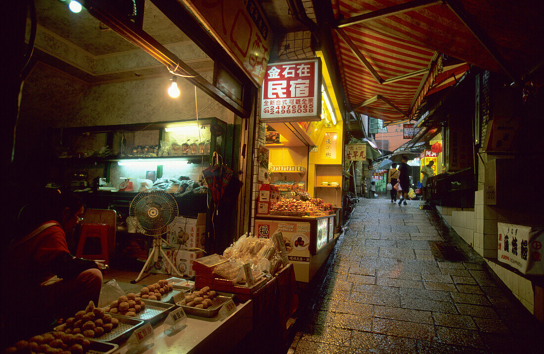 Snack bar at a narrow alley at Chiufen, Taiwan, Asia