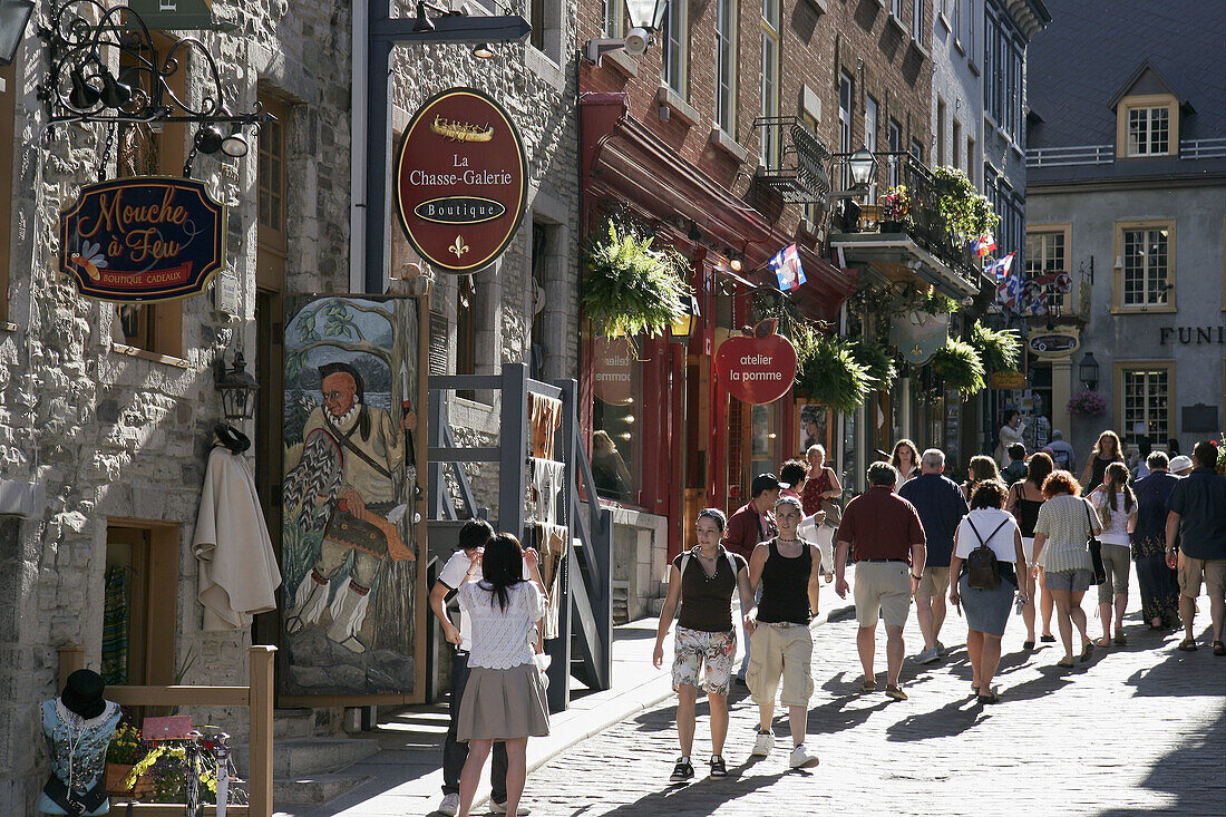 Canada, Quebec City, Lower Town, Rue du Porche, souvenir stores, boutiques, gifts, crafts, shopping