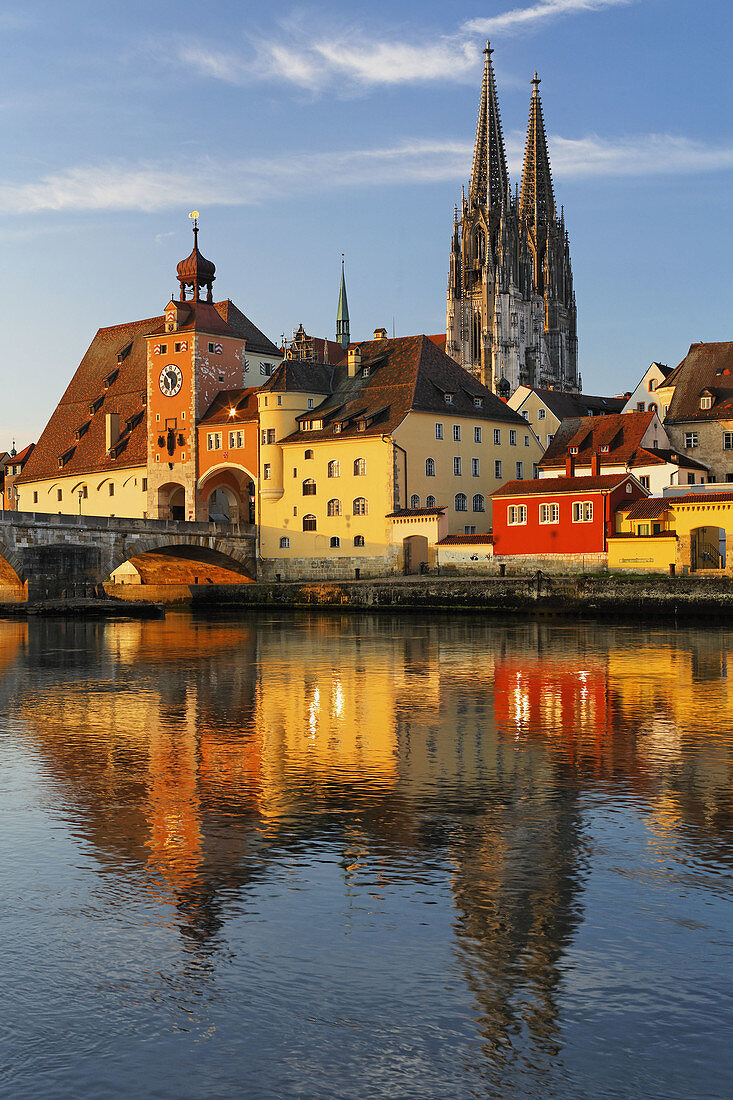 Stone bridge (Steinerne Brücke) and cathedral. Regensburg, Ratisbone. Bavaria. Germany