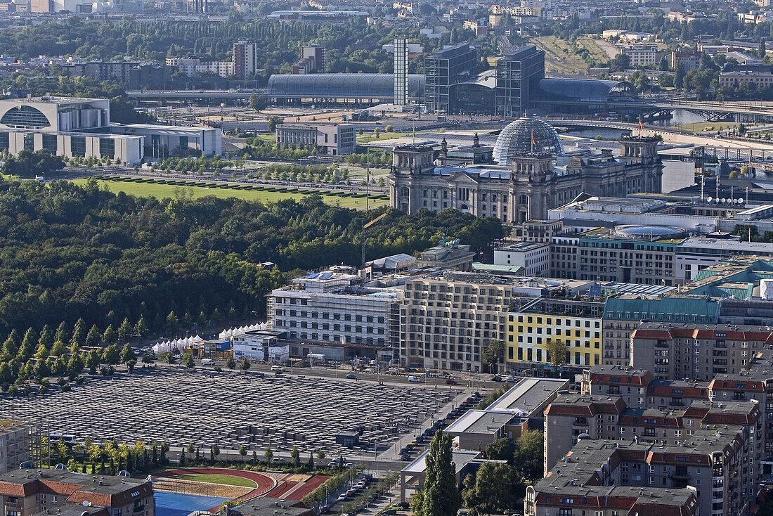 Holocaust-Mahnmal, Reichtagsgebäude, Bundeskanzleramt und Berliner Hauptbahnhof, Berlin, Deutschland