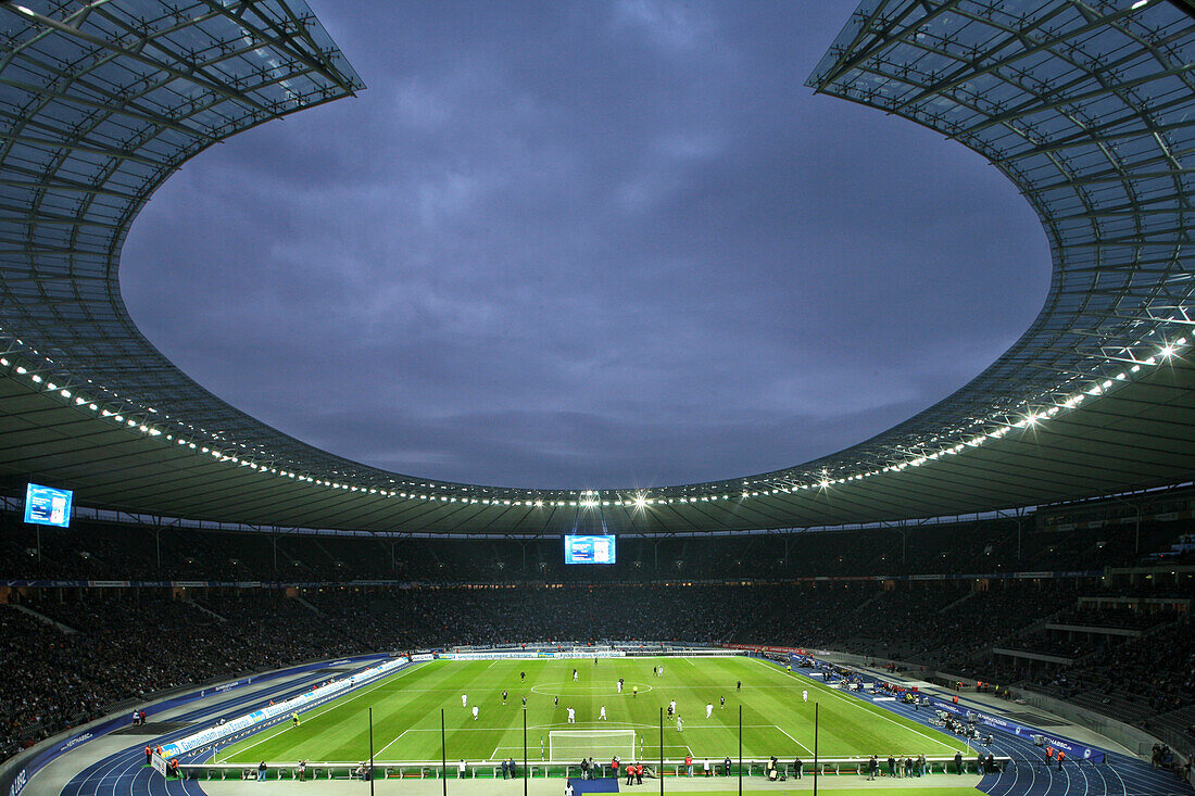 Bundesliga Spiel im Olympia Stadion, Berlin, Deutschland, Europa