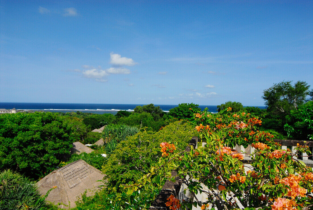 Blick über das Amanusa Resort zum Meer, Nusa Dua, Süd Bali, Indonesien, Asien