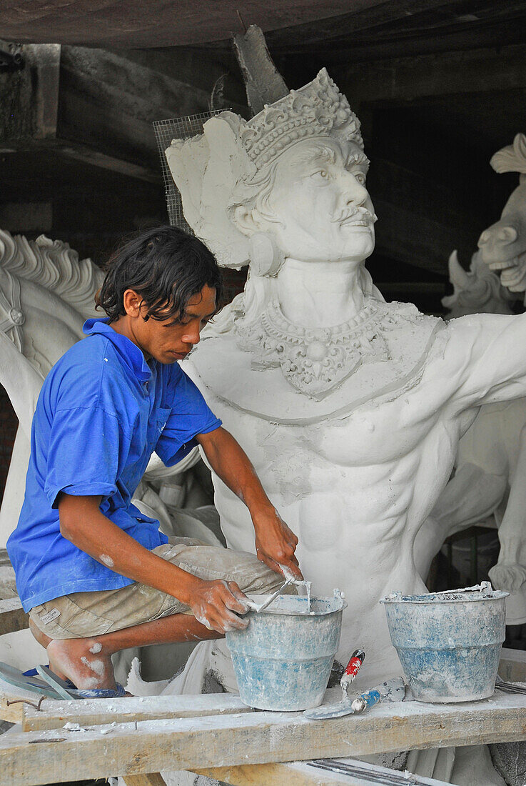 Sculptor at work, Ubud, Bali, Indonesia, Asia