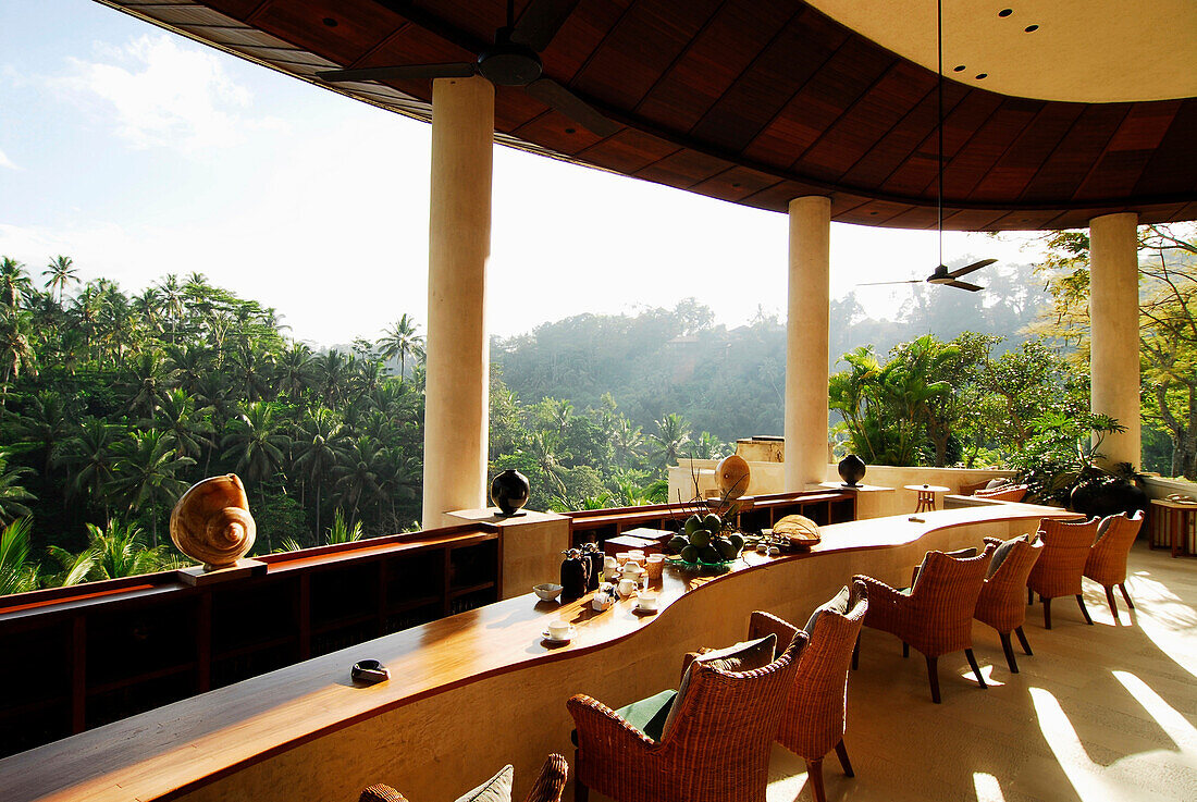 Menschenleere Bar mit Aussicht, Hotel Four Seasons, Sayan, Ubud, Zentral Bali, Indonesien, Asien