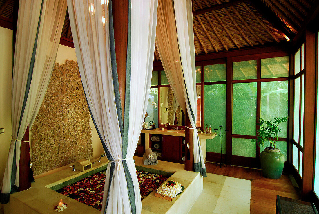 Menschenleerer Spa im Hotel Four Seasons, Sayan, Ubud, Zentral Bali, Indonesien, Asien