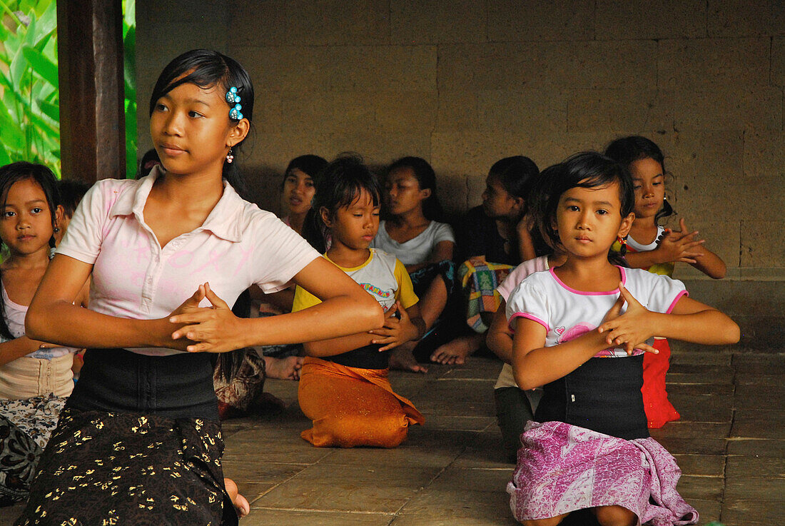 Girls at a dancing class at Amandari Resort, Yeh Agung valley, Bali, Indonesia, Asia