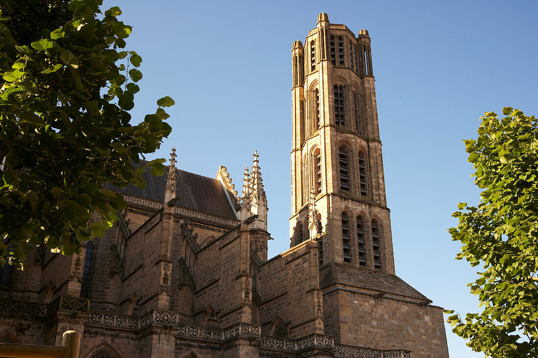 The Cathedral of Limoges, Saint Etienne Cathedral in the morning light, The Way of St. James, Chemins de Saint-Jacques, Via Lemovicensis, Limoges, Dept. Haute-Vienne, Région Limousin, France, Europe