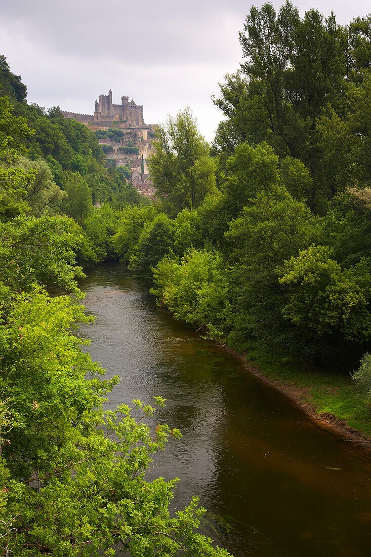 Blick auf Beynac an der Dordogne, Jakobsweg, Chemins de Saint-Jacques, Via Lemovicensis, Beynac, Dept. Dordogne, Région Aquitaine, Frankreich, Europa