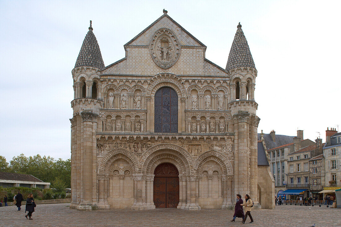 Notre Dame la Grande, Westseite, Jakobsweg, Chemins de Saint-Jacques, Via Turonensis, Poitiers, Dept. Vienne, Région Poitou-Charentes, Frankreich, Europa