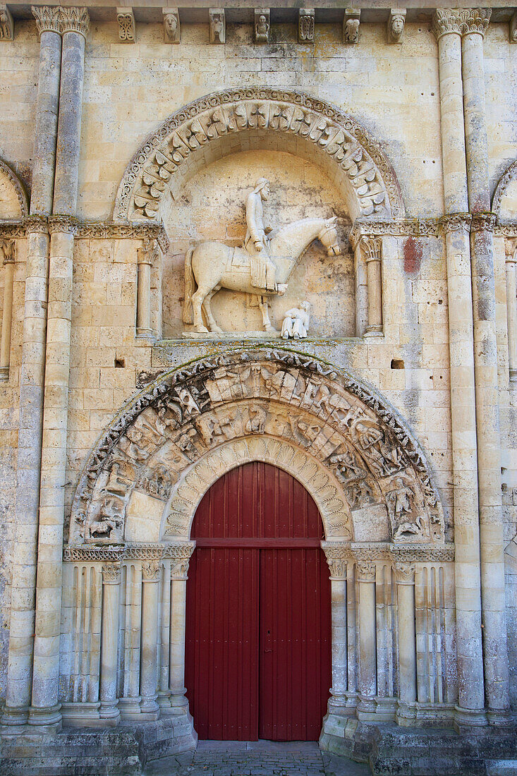Saint Hilaire Church in Melle, North entrance with Equestrian sculpture, Chemins de Saint-Jacques, Via Turonensis, Dept. Deux-Sèvres, Région Poitou-Charentes, France, Europe