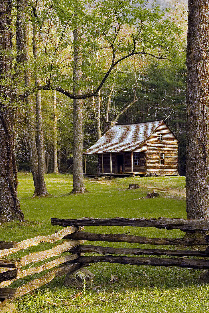 Carter Shields cabin in Cades Cove in the Great Smokey Mountain National Park, Tennessee, USA