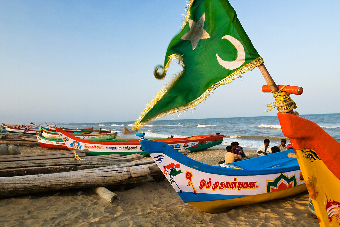 Fischerboote am Marina Beach, Chennai, Madras, Indien
