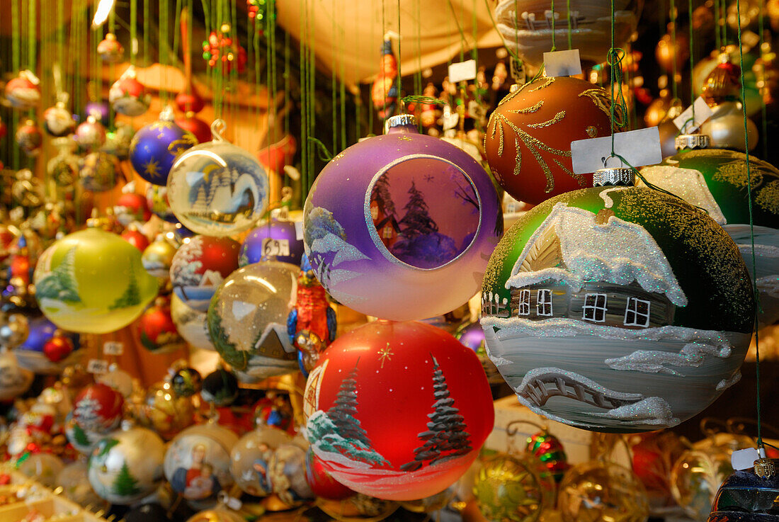 Christmas tree balls in a stall, Christmas market, Bad Toelz, Bavaria, Germany