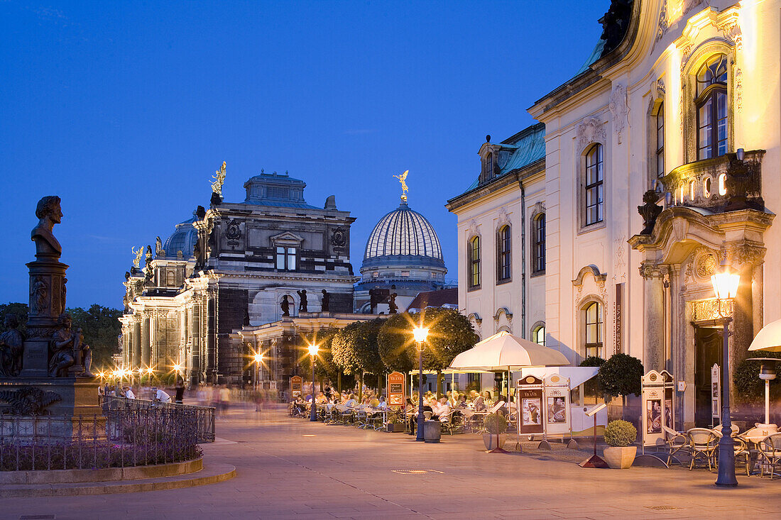 Brühlsche Terrasse mit Akademie der Künste am Abend, Dresden, Sachsen, Deutschland