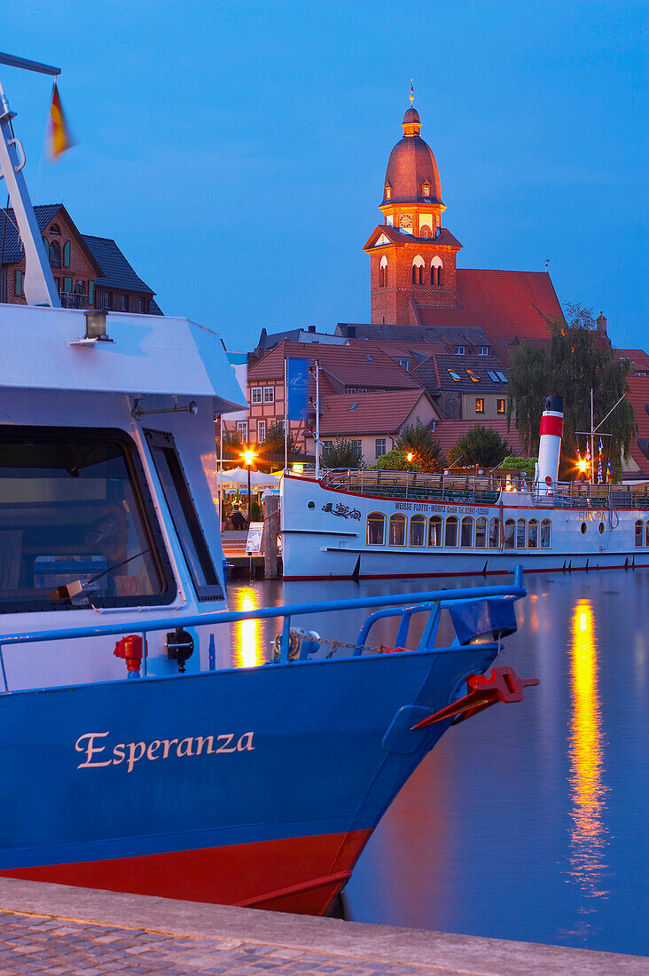 Müritz-Elde-Wasserstraße, Mecklenburgische Seenplatte, Waren an der Müritz, Mecklenburg-Vorpommern, Deutschland, Europa