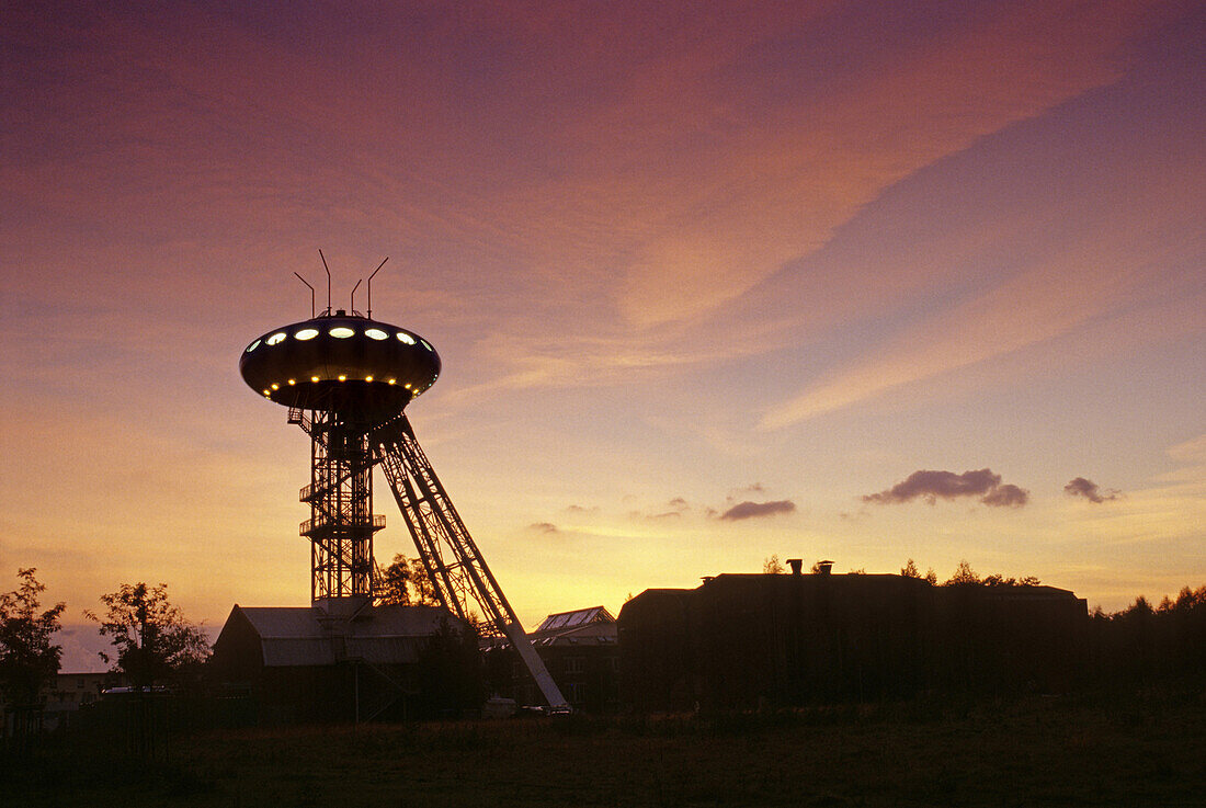 Lüntec-Tower im Abendlicht, Lünen, Ruhrgebiet, Nordrhein-Westfalen, Deutschland