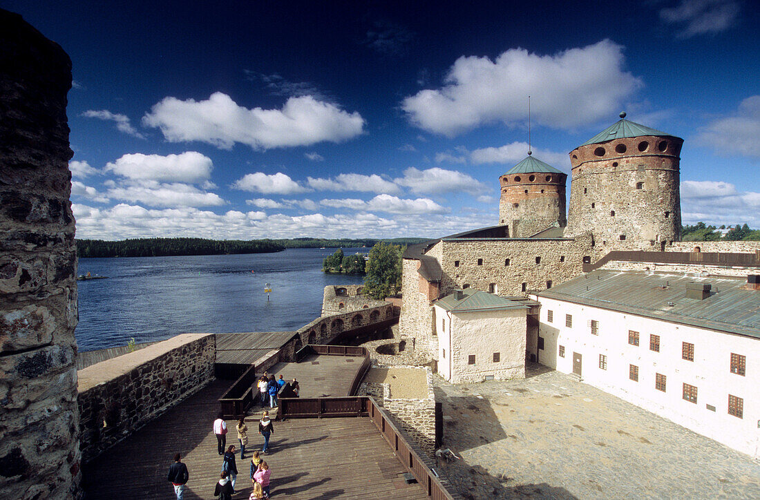 Die Burg Olavinlinna am Savonlinna See, Karelien, Finnland, Europa