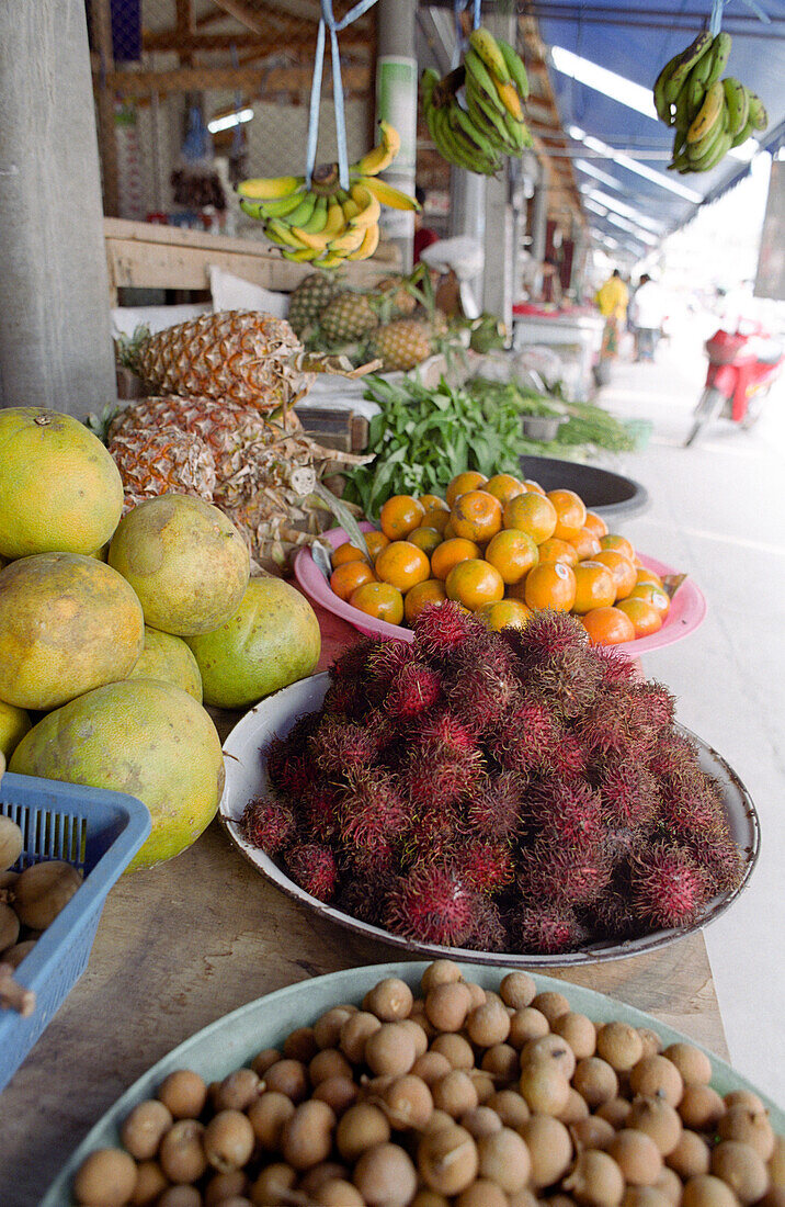 Früchte an einem Obststand, Thong Sala, Ko Pha Ngan, Thailand