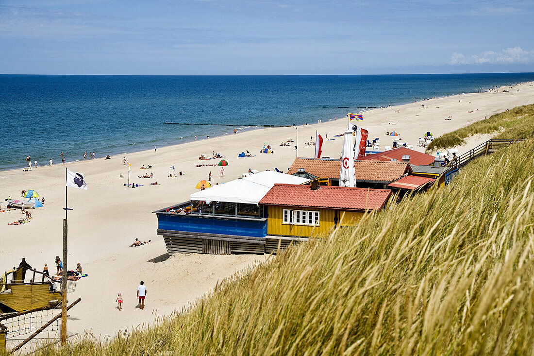 View over beach with beach bar, Wenningstedt, Sylt Island, Schleswig-Holstein, Germany