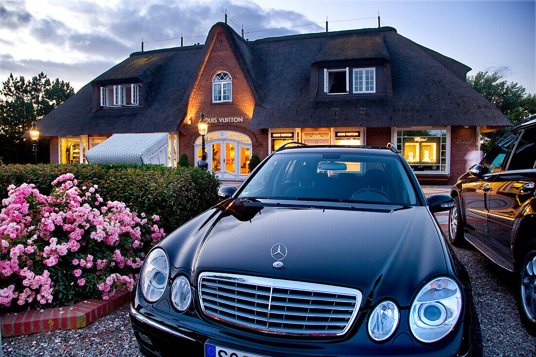 Car parking near a boutique, Kampen, Sylt Island, Schleswig-Holstein, Germany