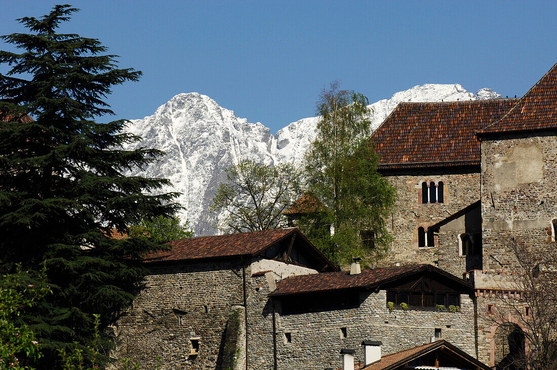 Tyrol castle in front of mountain peaks, Burggrafenamt, Etsch valley, South Tyrol, Italy, Europe