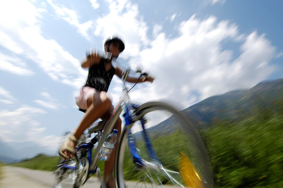 Mountainbike Tour, Fahrradtour durch den Vinschgau mit der Vinschger Bahn, Bahn und Bike, Vinschgau, Südtirol, Italien