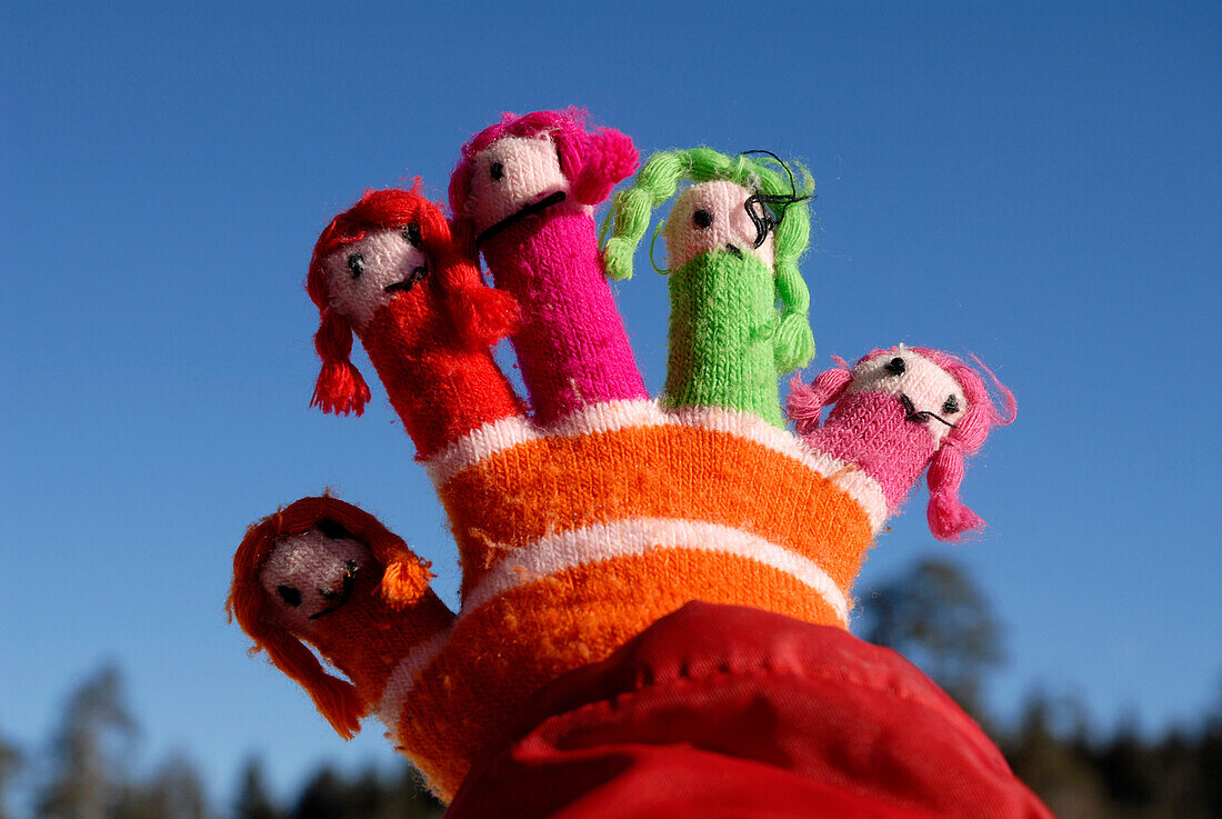 Handschuh, Kinderhandschuh mit lustigen Fingerpuppen, Winter, Südtirol, Italien