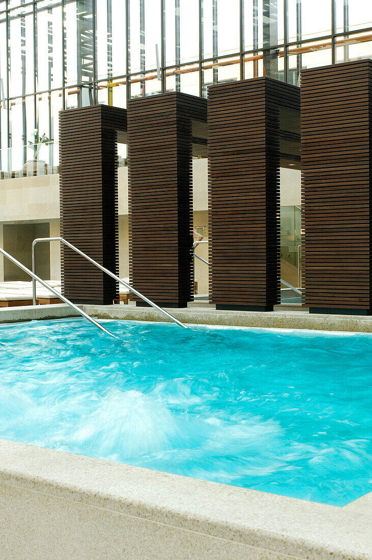 Whirlpool, Swimming pool in Therme Meran, Thermal spa, Merano, South Tyrol, Italy