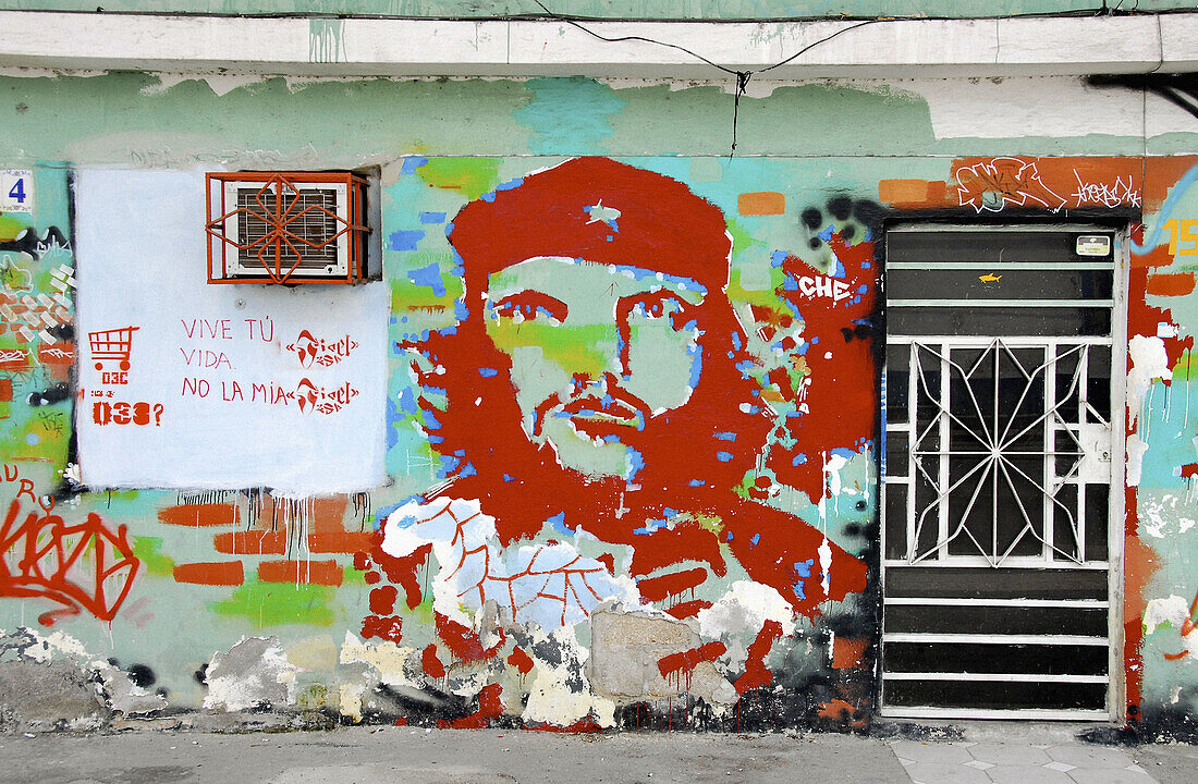 Che Guevara mural painting, Havana. Cuba