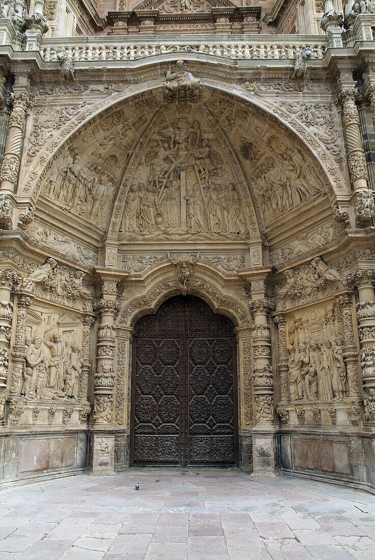 Late gothic cathedral.  XVIIIth c. Baroque portico. Astorga. Castilla-León. Spain.