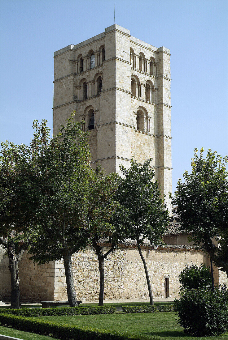 Romanesque cathedral. Parque del Castillo. Zamora. Castilla-Leon, Spain.
