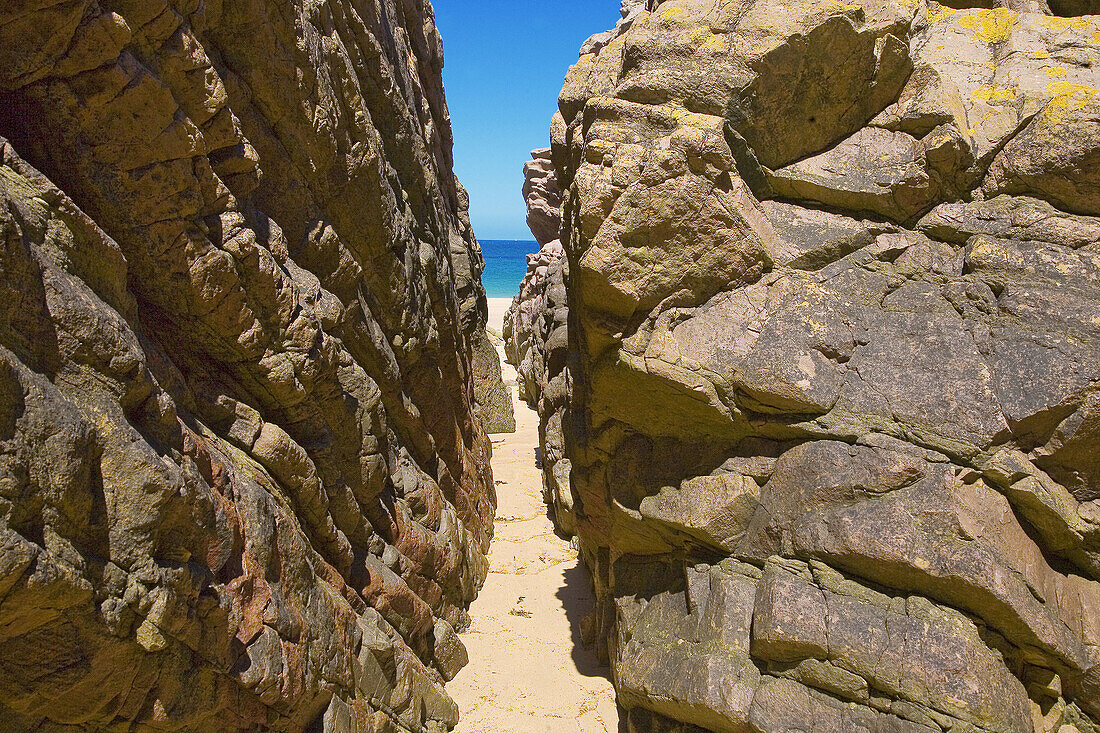 Cap d'Erquy. Bretagne, Côtes-d'Armor : rocks on the beach. France.