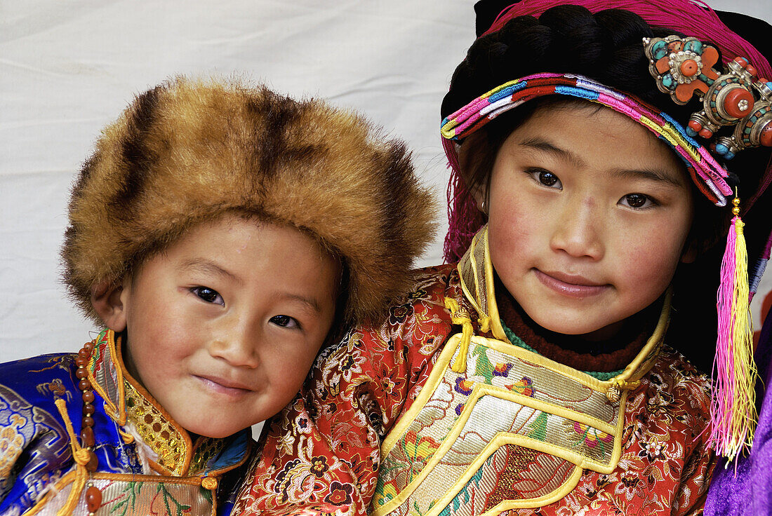 Tibetan children. Festival. Danba. Sichuan