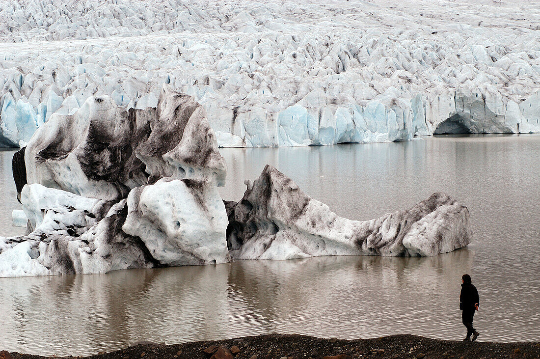 Jökulsárlón, glacier lagoon. Breioamerkurjokull glacier, a part of Vatnajokull glacier, the biggest in Europe. Skaftafell National Park. Iceland.
