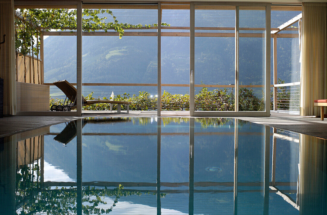 Pool in einem Appartment des Designhotel Pergola Residence, Meran, Vinschgau, Südtirol, Italien, Europa
