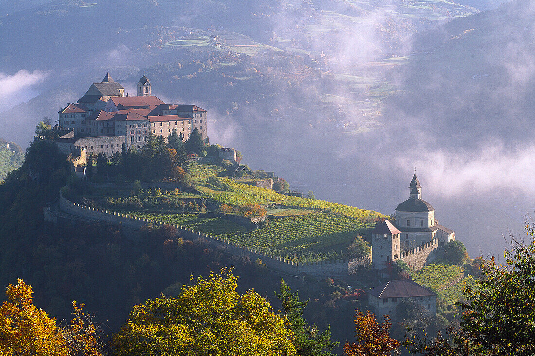 Kloster Säben, ein Benediktinerinnenkloster und Wallfahrtsort, Säben, Südtirol, Italien
