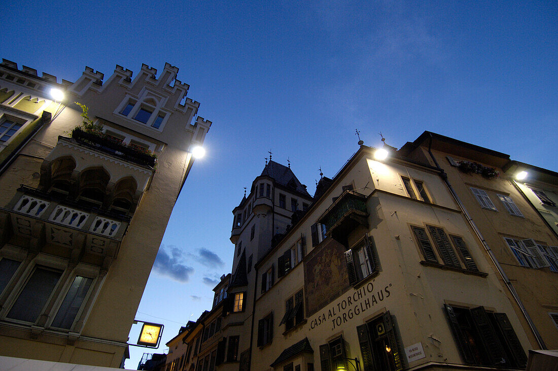 Old town of Bozen at night, Casa al Torchio and Pizzeria, Fruit Market Place, Bolzano, South Tyrol, Italy