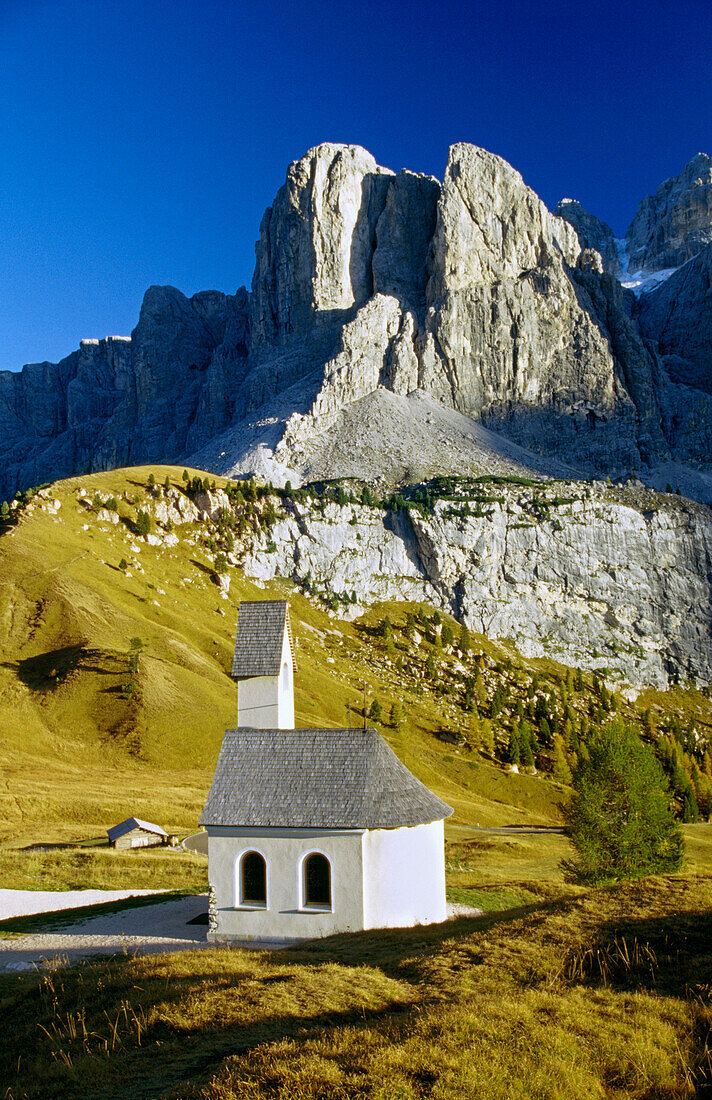 Kapelle, Grödner Joch, Sella Gruppe, Dolomiten, Südtirol, Italien