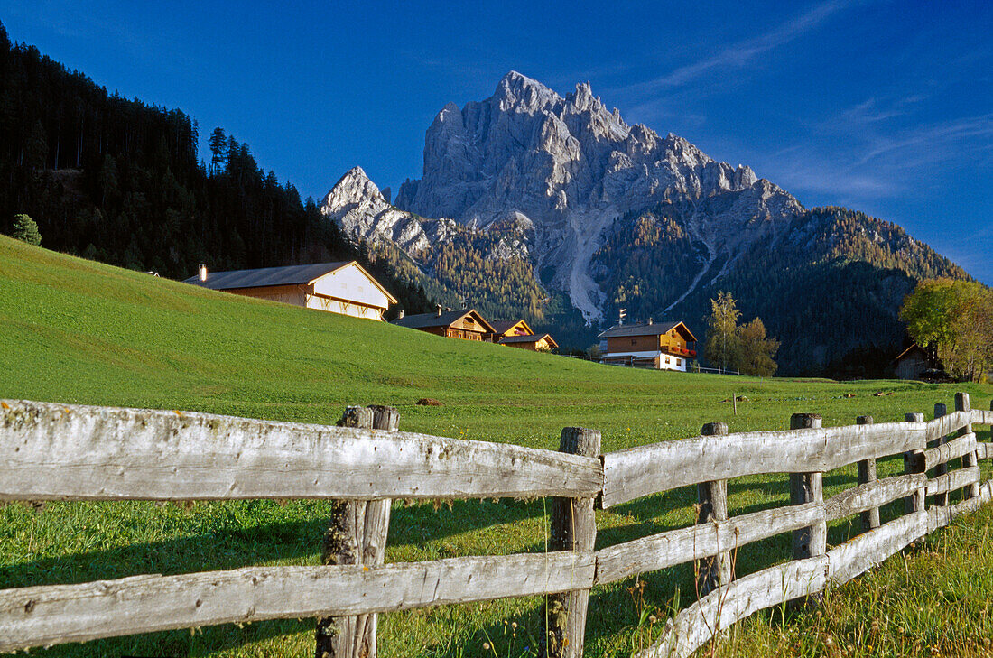Farm houses at Picco di Vallandro, Val Pusteria, Dolomite Alps, South Tyrol, Italy