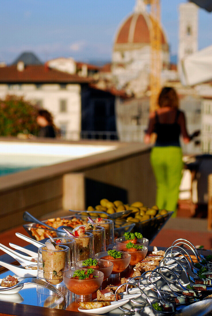 Büfett auf der Dachterrasse des Grand Hotel Minerva, Florenz, Toskana, Italien, Europa