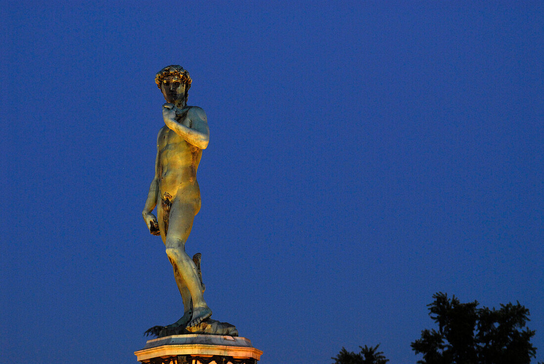 Kopie des David am Abend, Piazzale Michelangelo, Florenz, Toskana, Italien, Europa