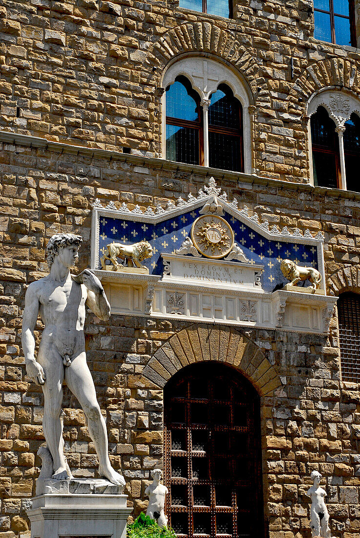 Kopie des David von Michelangelo vor dem Palazzo Vecchio, Florenz, Toskana, Italien, Europa