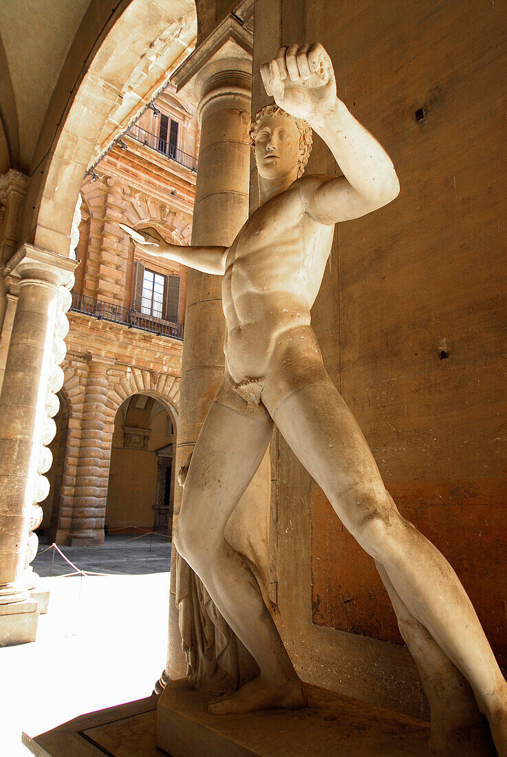 Statue im Innenhof des Palazzo Pitti, Gladiator, antike römische Statue, Florenz, Toskana, Italien, Europa