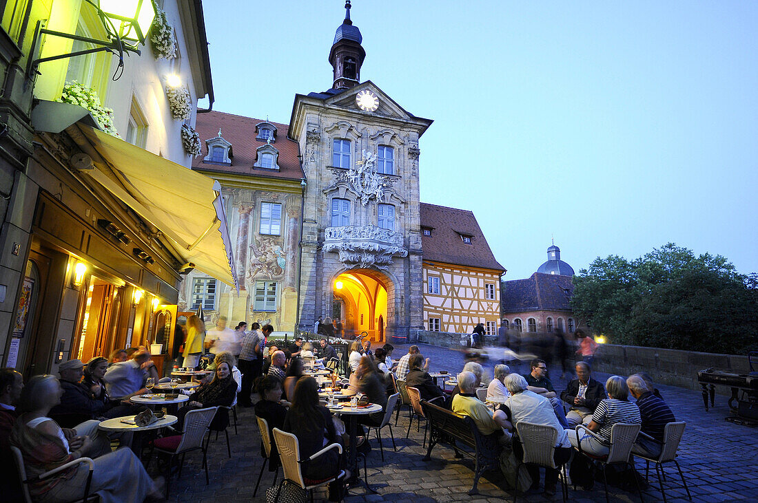 Guests in a pavement cafe near Old Townhall, Bamberg, Upper Franconia, Bavaria, Germany