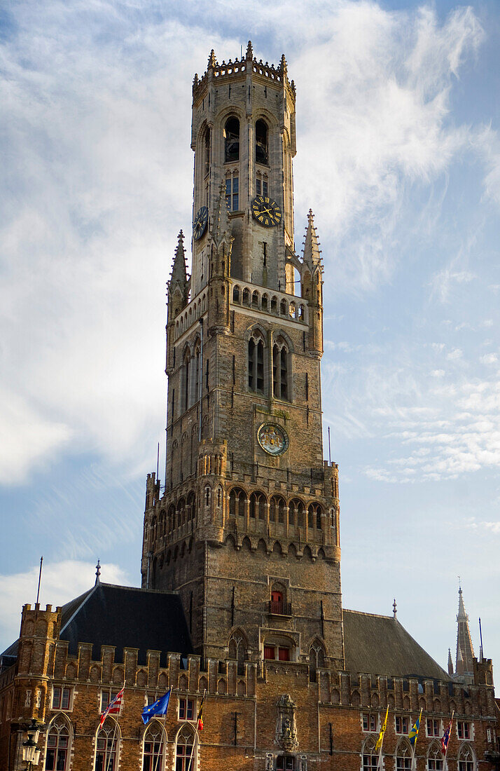 Belfried, ein hoher Glockenturm, Marktplatz, Brügge, Belgium