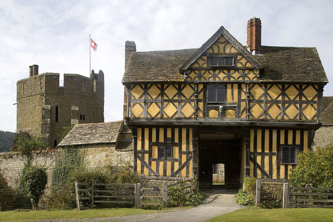 Ludlow, Stokesay castle, fortified manor (13th century), Shropshire, UK