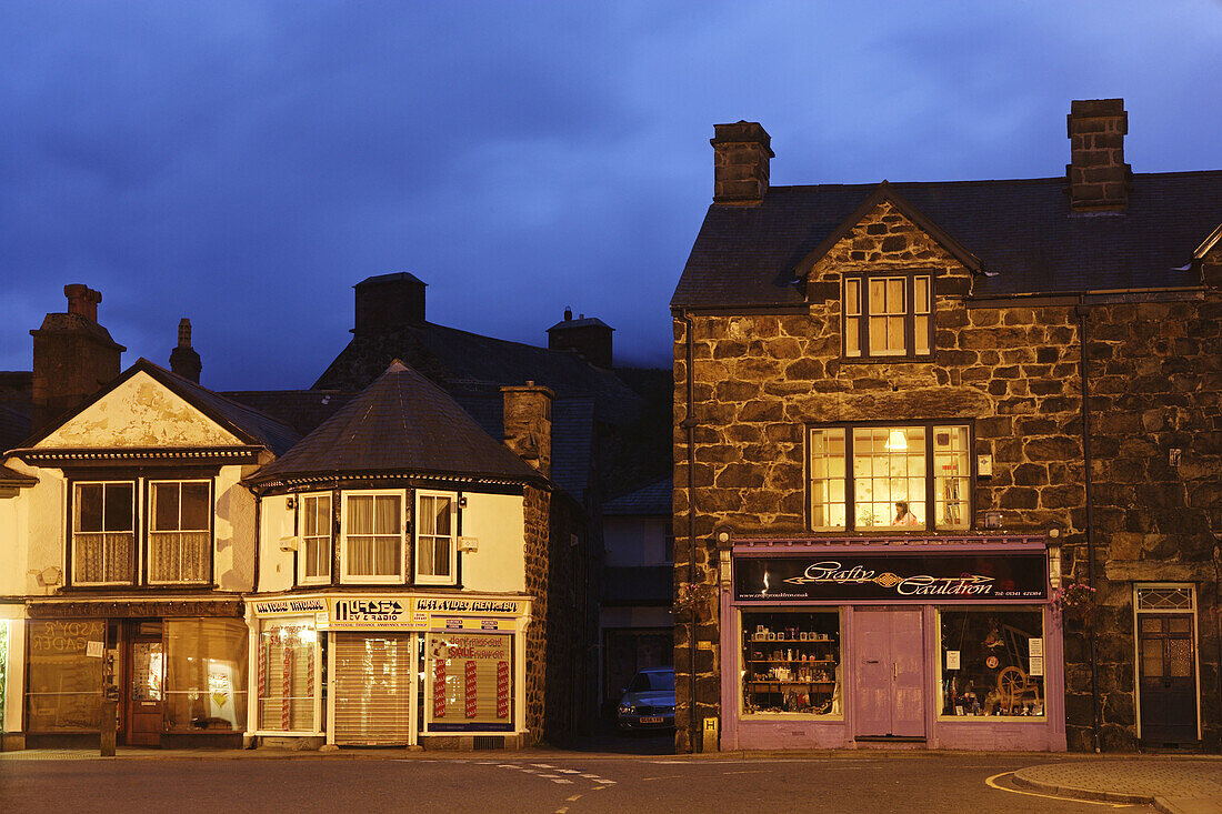 Dolgellau, town center, Typical buildings, Eldon Square, Ceredigion, Wales, UK